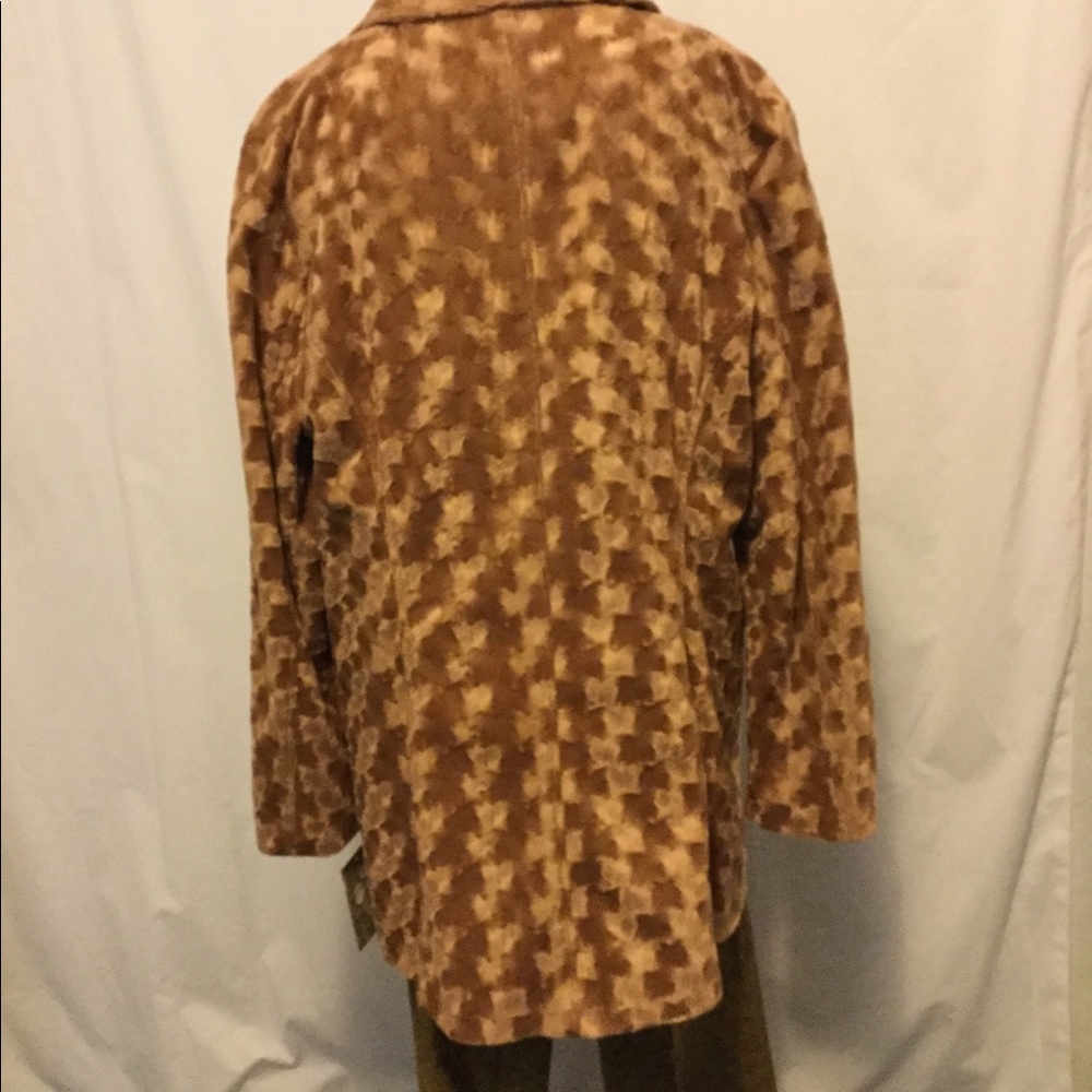 Coat - Picture 2 of 3